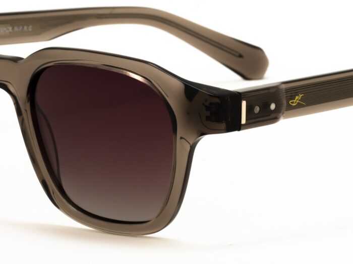 B (65) copy-min عینک آفتابی کلاسیک پیلارجونیور 87654 - تصویر 2