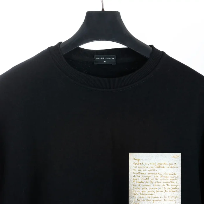 black frida front detail_32_11zon_2_11zon تی شرت پیلار جونیور دورس سه نخ - طرح نامه فریدا - تصویر 2