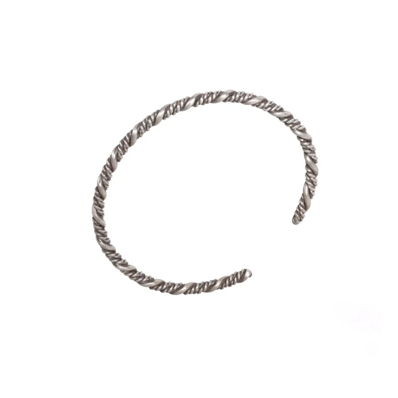 بنگل نقره سوآن-کد 107